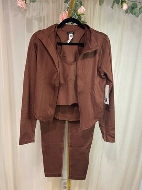 Groove Seamless 3-Piece Active Set in Rust Brown